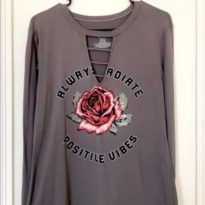 Graphic long sleeve shirt - w/ rose